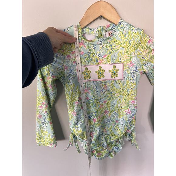 Abby & Evie Green Long Sleeve Turtle Embroidered Swimsuit Girls 5/6 - Picture 6 of 6